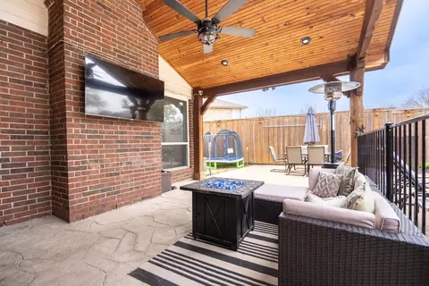 Exterior - 8121 Carson Ct, Rowlett, TX 75088 photo 4 of 11