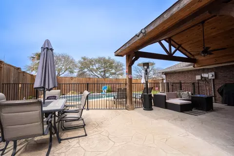 Exterior - 8121 Carson Ct, Rowlett, TX 75088 photo 9 of 11