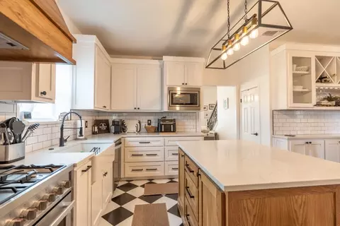 Kitchen - 8121 Carson Ct, Rowlett, TX 75088 photo 4 of 4