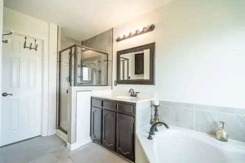 Bath - 8121 Carson Ct, Rowlett, TX 75088 photo 4 of 5