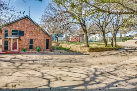 176 County Road 1743, Chico, TX 76431