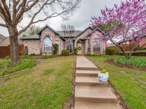 804 Claire View Dr, Desoto, TX 75115