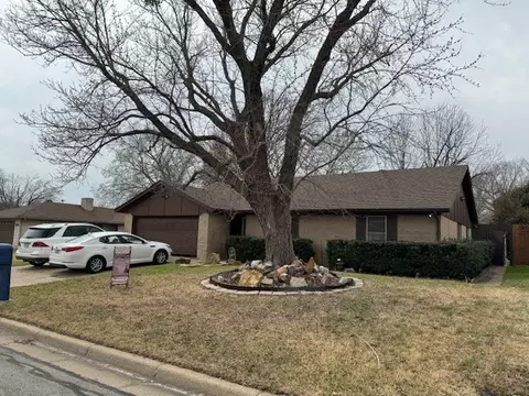 2208 Lavon Creek Ln, Arlington, TX 76006