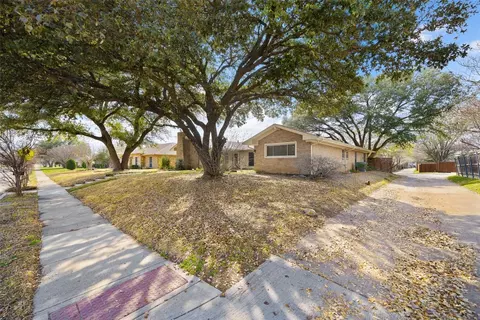 3001 Roundrock Trl, Plano, TX 75075
