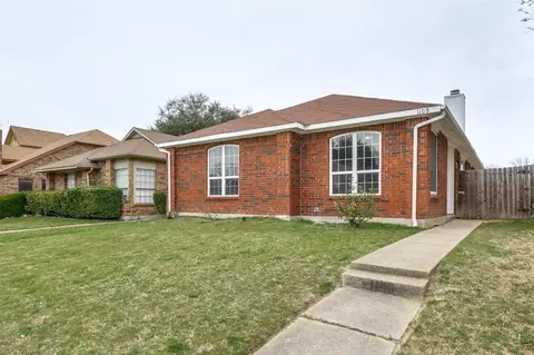 1109 Southpointe Dr, Desoto, TX 75115