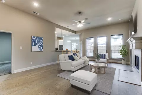 609 Vaquero St, White Settlement, TX 76108