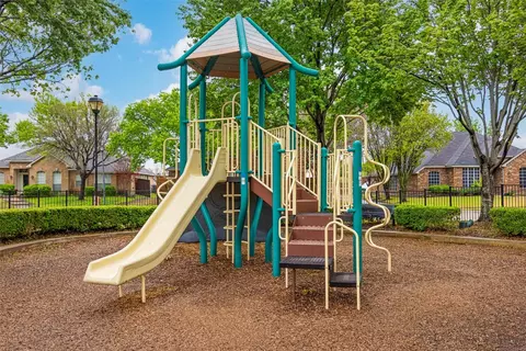 View/Area - 8006 Freeman Dr, Rowlett, TX 75089 photo 2 of 4