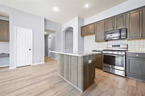 Kitchen - 8006 Freeman Dr, Rowlett, TX 75089 photo 2 of 4
