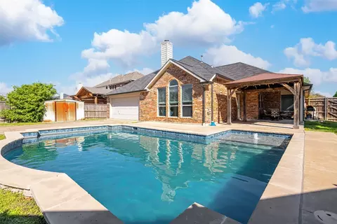 Exterior - 8006 Freeman Dr, Rowlett, TX 75089 photo 5 of 11