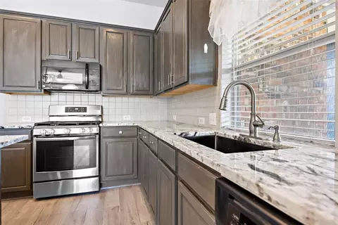 Kitchen - 8006 Freeman Dr, Rowlett, TX 75089 photo 4 of 4