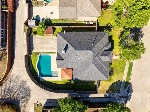 Exterior - 8006 Freeman Dr, Rowlett, TX 75089 photo 7 of 11