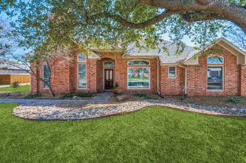 6810 Hyacinth Ln, Dallas, TX 75252