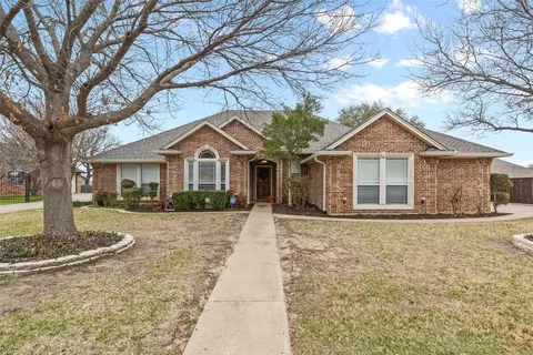 900 Cardinal Ridge Rd, Burleson, TX 76028