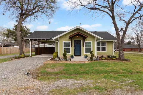 110 E Houston St, Leonard, TX 75452