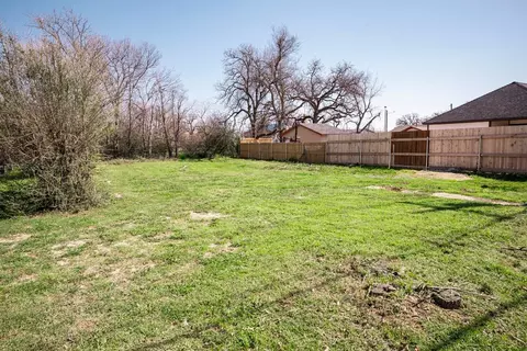 1917 Miller Ave, Fort Worth, TX 76105