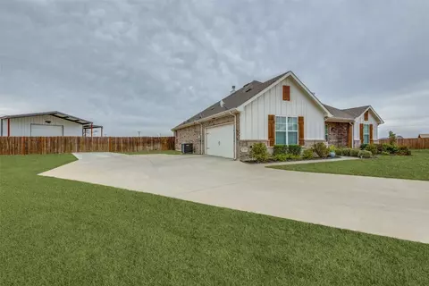 138 Saddle Ridge Dr, Godley, TX 76044