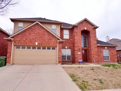 7001 Deer Run Dr, Watauga, TX 76137