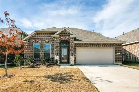 Exterior - 7641 Spring Dr, Watauga, TX 76148 photo 1 of 7