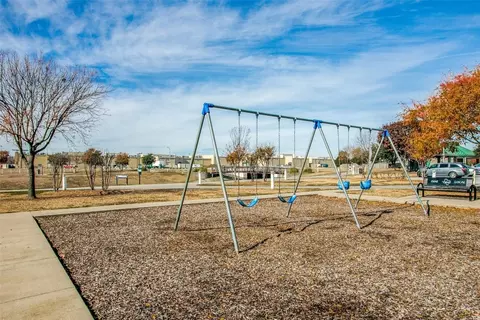 View/Area - 7641 Spring Dr, Watauga, TX 76148 photo 5 of 9