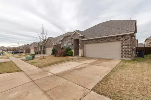 Exterior - 7641 Spring Dr, Watauga, TX 76148 photo 3 of 7