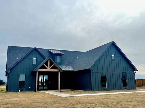 6534 Old Clarksville Rd, Reno, TX 75462