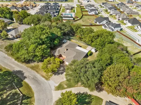 812 Castlemount St, Willow Park, TX 76087