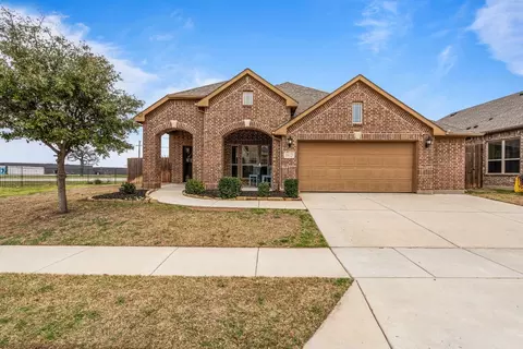 1613 Clayton Ln, Aubrey, TX 76227