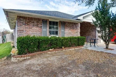 3833 Kiest Knoll Dr, Dallas, TX 75233