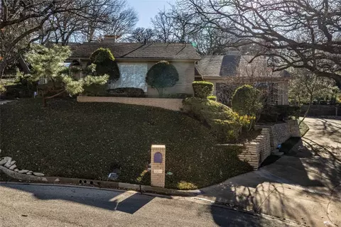 1304 Crownhill Ct, Arlington, TX 76012