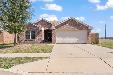 10441 Manhassett Dr, Fort Worth, TX 76140