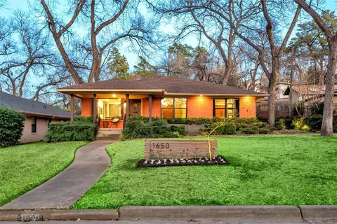 1650 Kessler Canyon Dr, Dallas, TX 75208