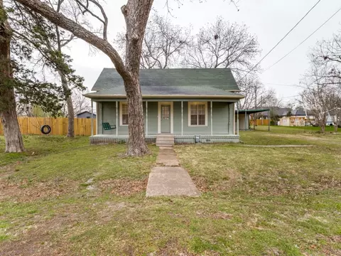 109 E Tutt St, Howe, TX 75459