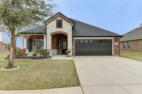 8220 Tierra Del Sol Rd, Arlington, TX 76002