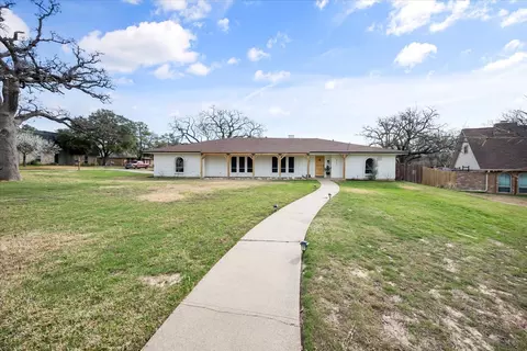 3310 Country Club Rd, Pantego, TX 76013