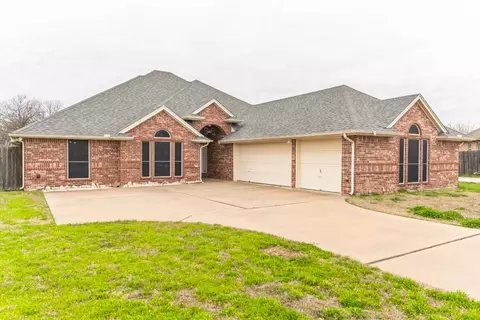 612 Monterrey Ct, Granbury, TX 76049