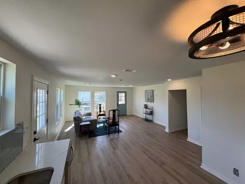 111 E State St, Terrell, TX 75160 photo 7
