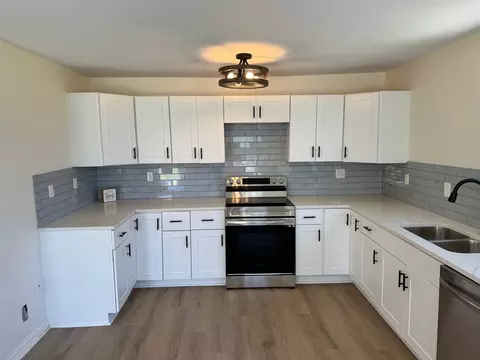 111 E State St, Terrell, TX 75160 photo 5