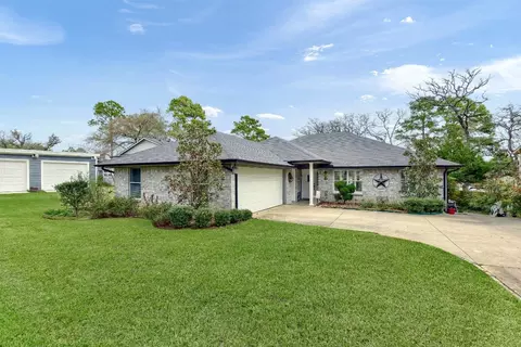136 Blackfoot Trl, Lake Kiowa, TX 76240