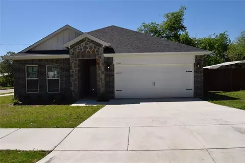 2528 Wallace St, Fort Worth, TX 76105
