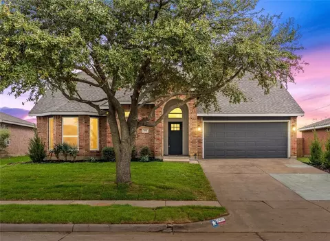 506 Kensington Dr, Midlothian, TX 76065