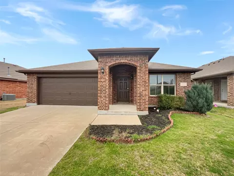 2717 Adams Fall Ln, Fort Worth, TX 76123
