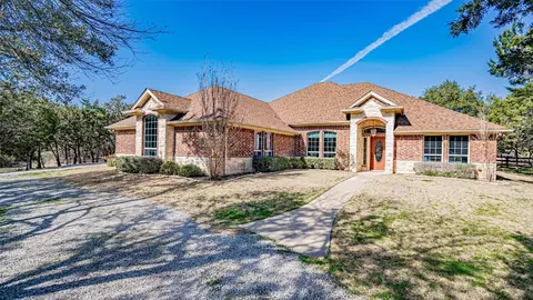3500 Old Barn Ct, Granbury, TX 76048