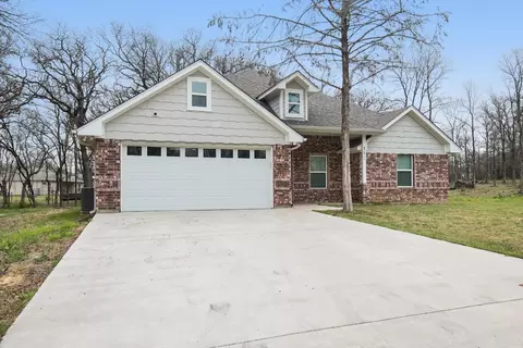 112 Cemetery Rd, Covington, TX 76636
