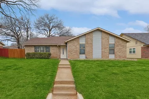 757 Red Wing Dr, Lewisville, TX 75067