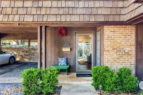 3031 Hulen Ct, Fort Worth, TX 76109