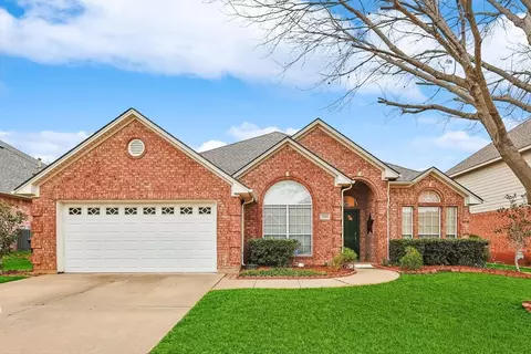 2315 Denham Dr, Arlington, TX 76001