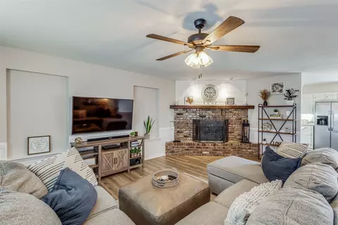 143 Prairie Creek Cir, Princeton, TX 75407