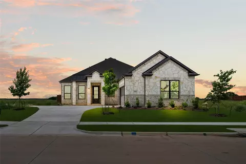 1221 Deacon Dr, Midlothian, TX 76065