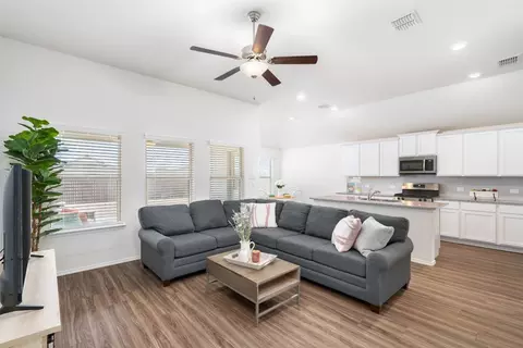 312 Saguaro Dr, Haslet, TX 76052