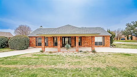6301 Bellevue Ct, Granbury, TX 76049